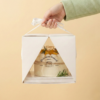 Cutie Tort Înaltă din Carton Alb cu Fereastră Transparentă și Mâner Rezistent – 26x26x25cm