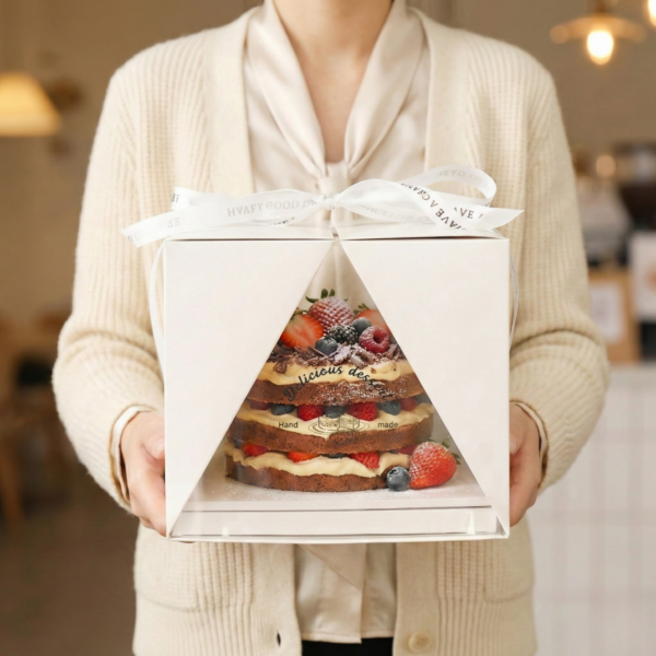 Cutie Tort Înaltă din Carton Alb cu Fereastră Transparentă și Mâner Rezistent – 26x26x25cm